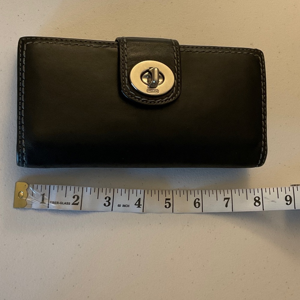 COACH Vintage Black Leather Turnlock Wallet - Picture 11 of 14